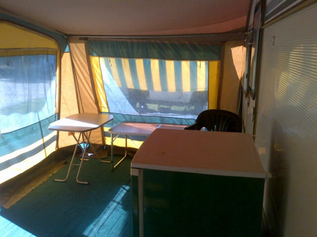 Caravette_tent_binne